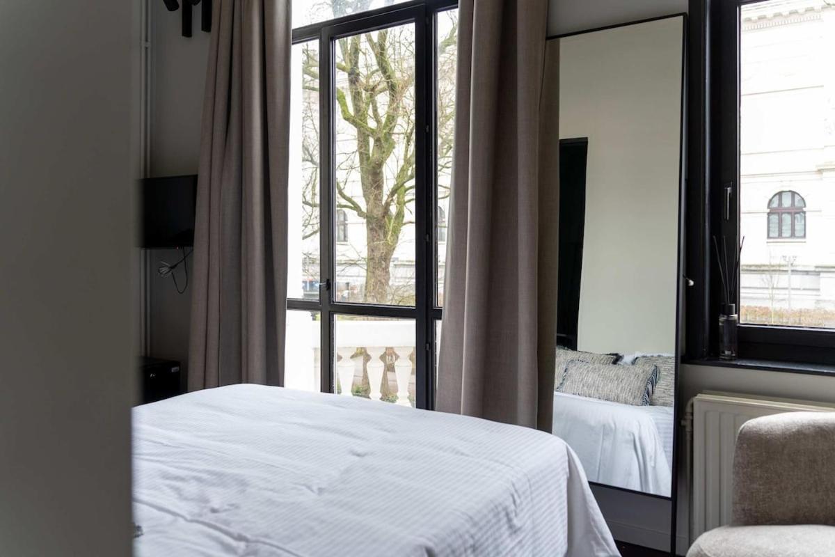 Elegant Balcony Appartement Antwerpen